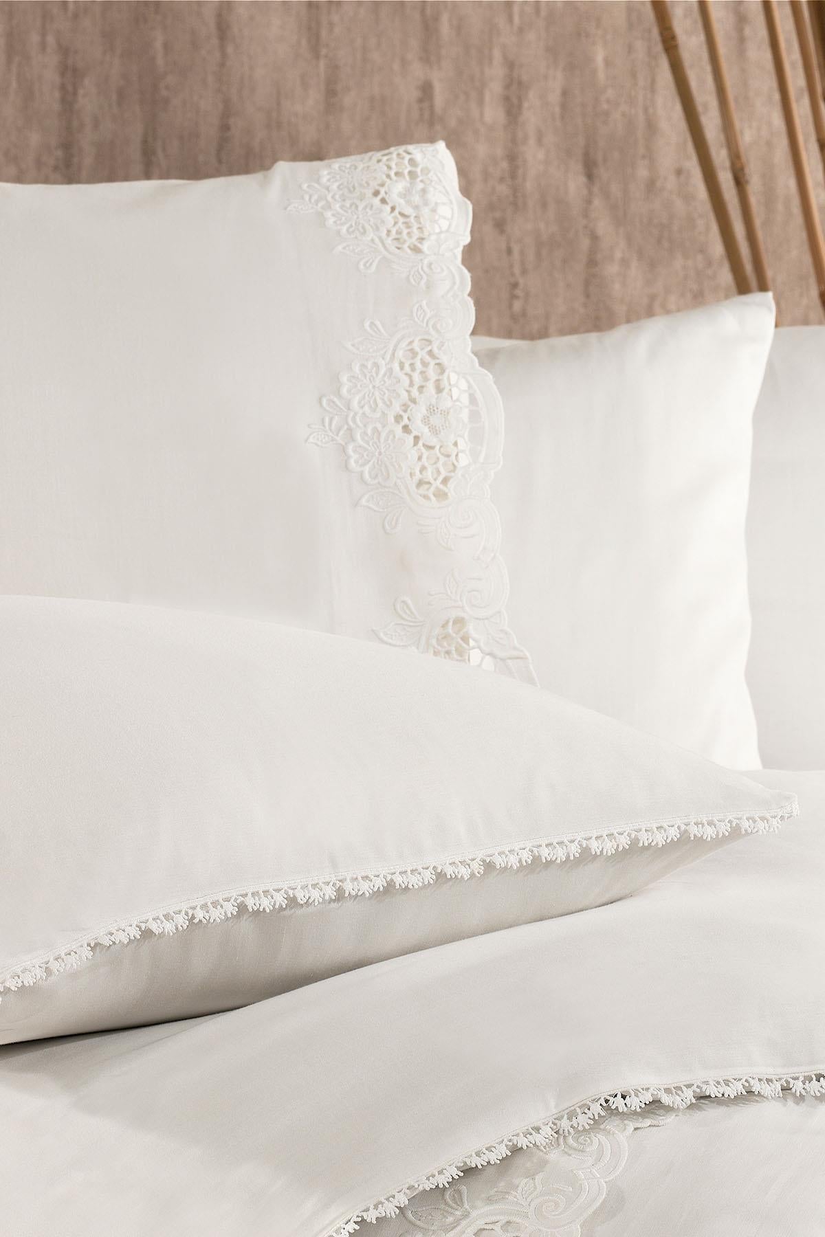 Puerta Çiçek İşlemeli %100 Pamuk King Size 6 Parça Nevresim Takımı
