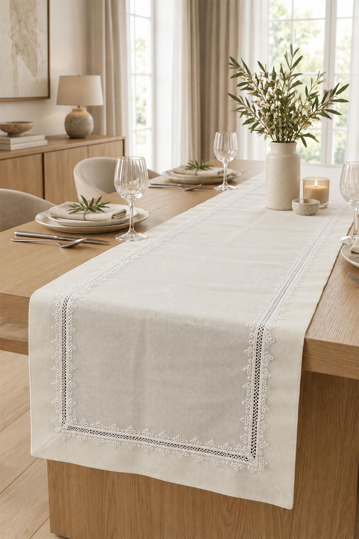 Sena İşlemeli Leke Tutmaz Dertsiz Runner (40 x 140 cm)