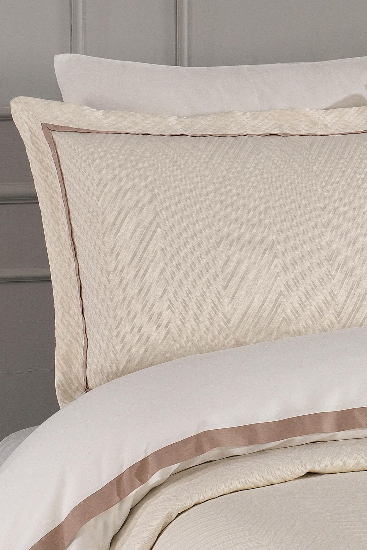 Soreno Çizgi Detaylı Çift Kişilik 7 Parça Nevresim + Pike Set