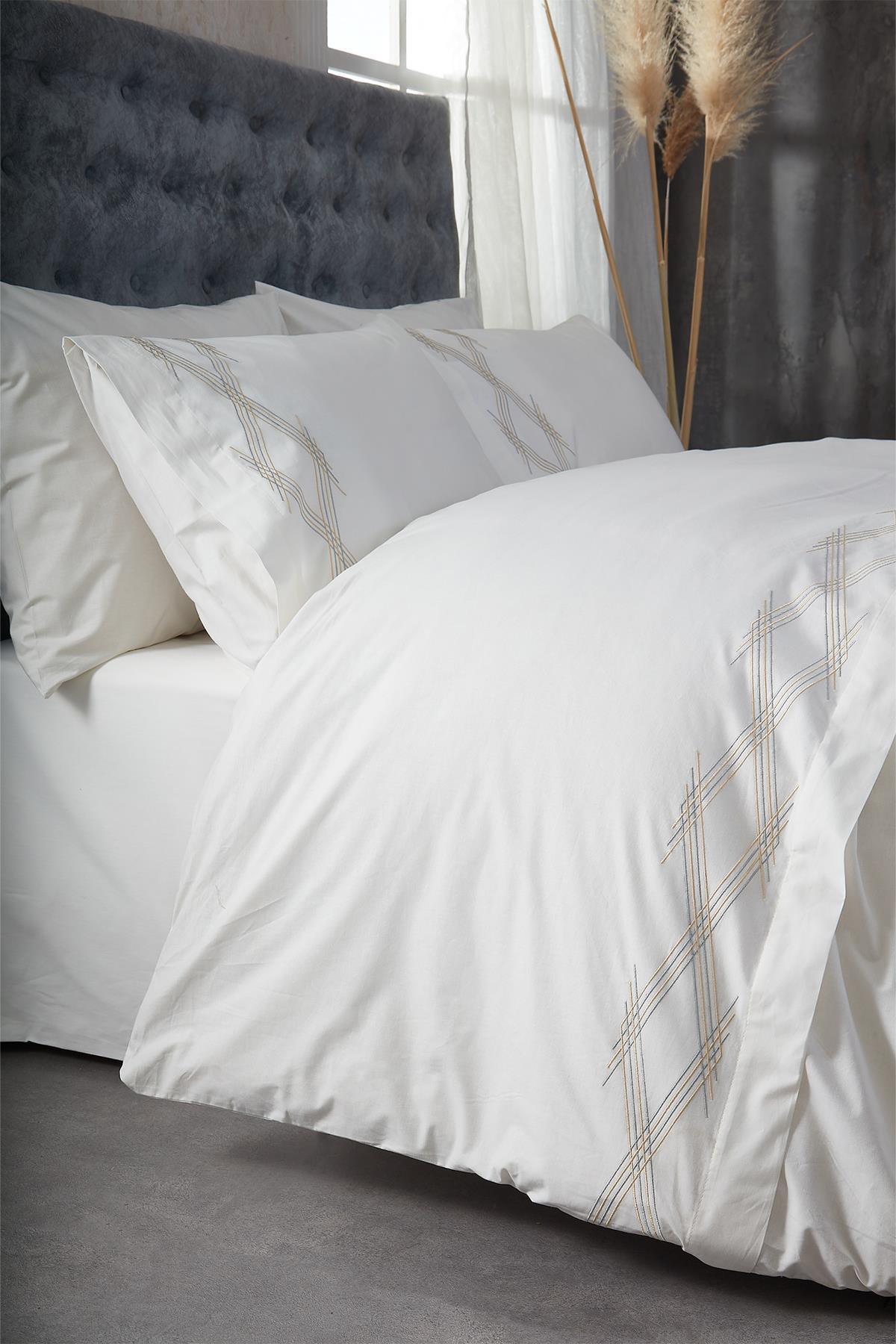 Alizya Karo Nakışlı Çift Kişilik 6 Parça Nevresim Takımı - Nazik Home - Yuvama Değer!