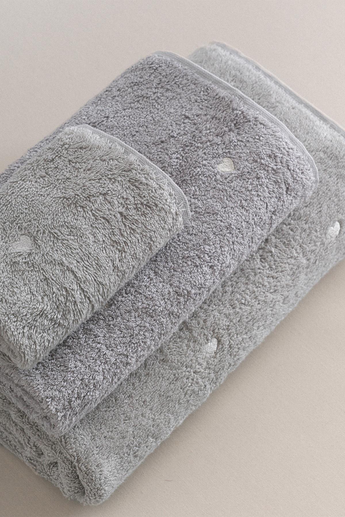 Amore Kalp Nakışlı El Havlusu (30 x 50 cm)