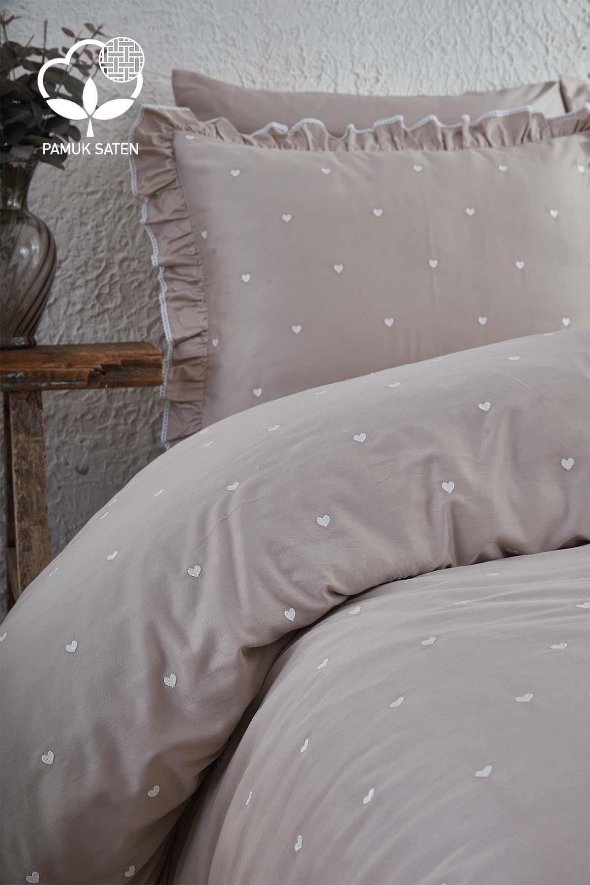 Amore Kalp Nakışlı Pamuk Saten Süper King Size 6 Parça Nevresim Takımı - Nazik Home - Yuvama Değer!