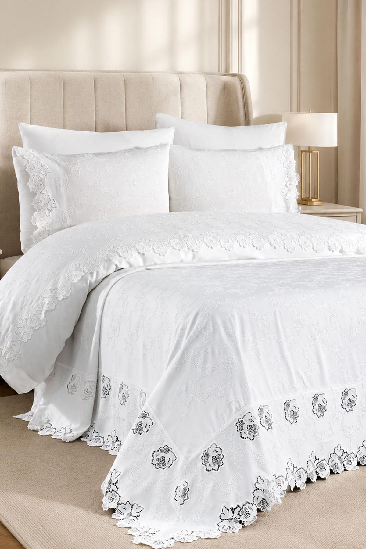 Astena Çiçek İşlemeli King Size 7 Parça Nevresim + Pike Set