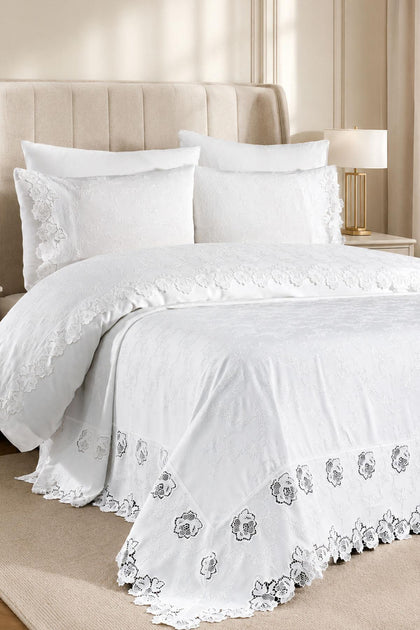 Astena Çiçek İşlemeli King Size 7 Parça Nevresim + Pike Set