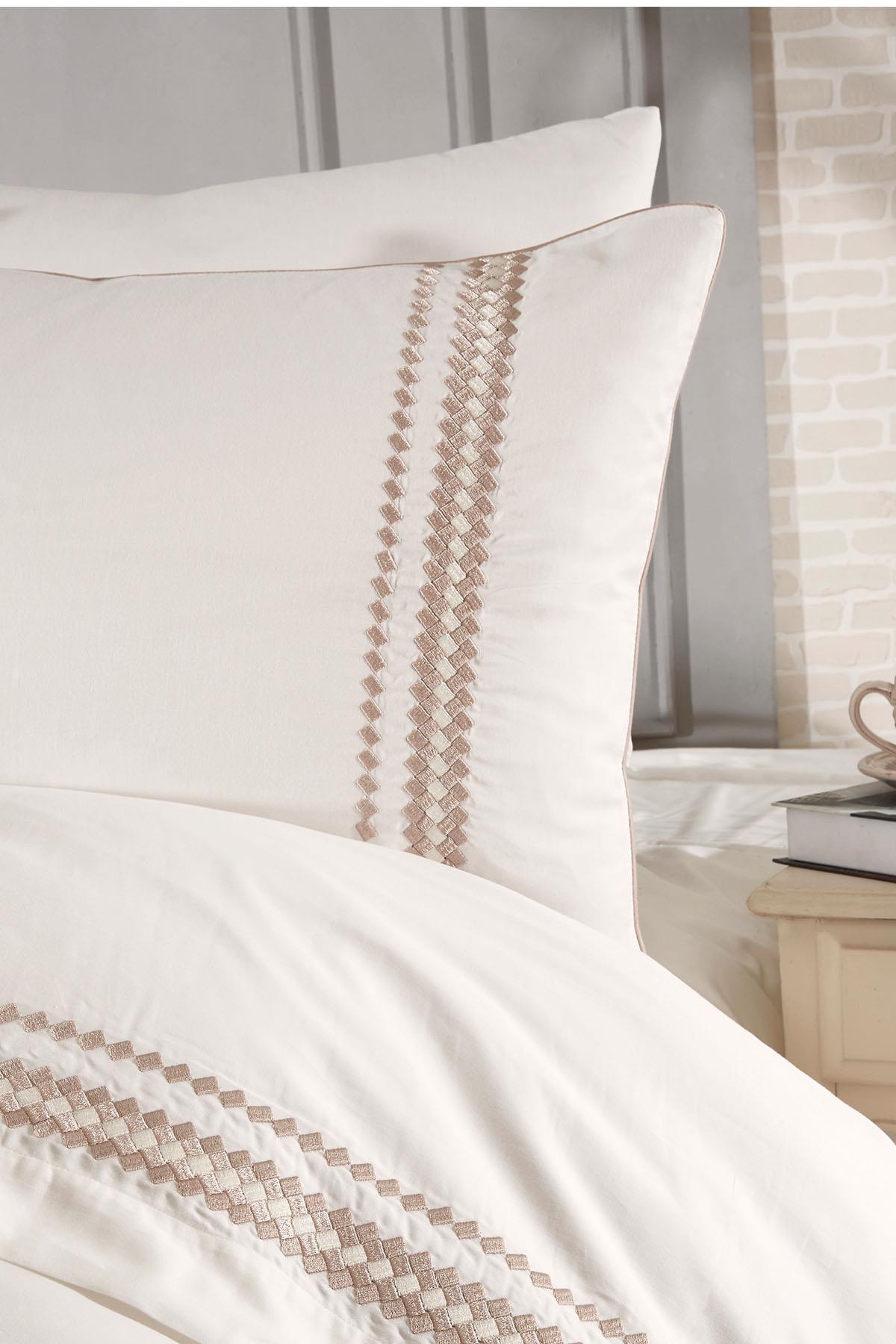 Benita Balıksırtı Nakışlı Pamuk Saten King Size 6 Parça Nevresim Takımı