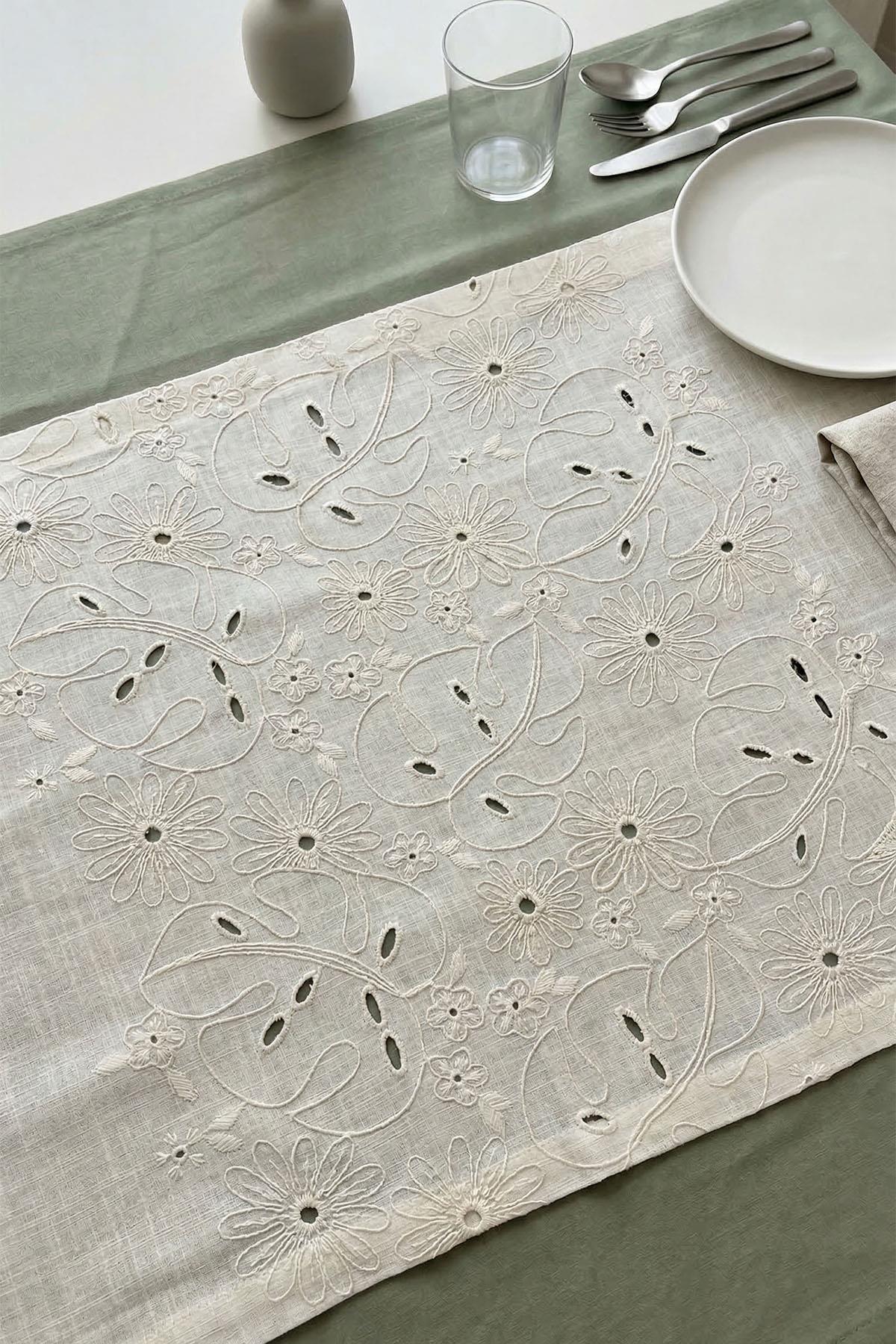 Britain İşlemeli Leke Tutmaz Dertsiz Runner (40 x 120 cm)