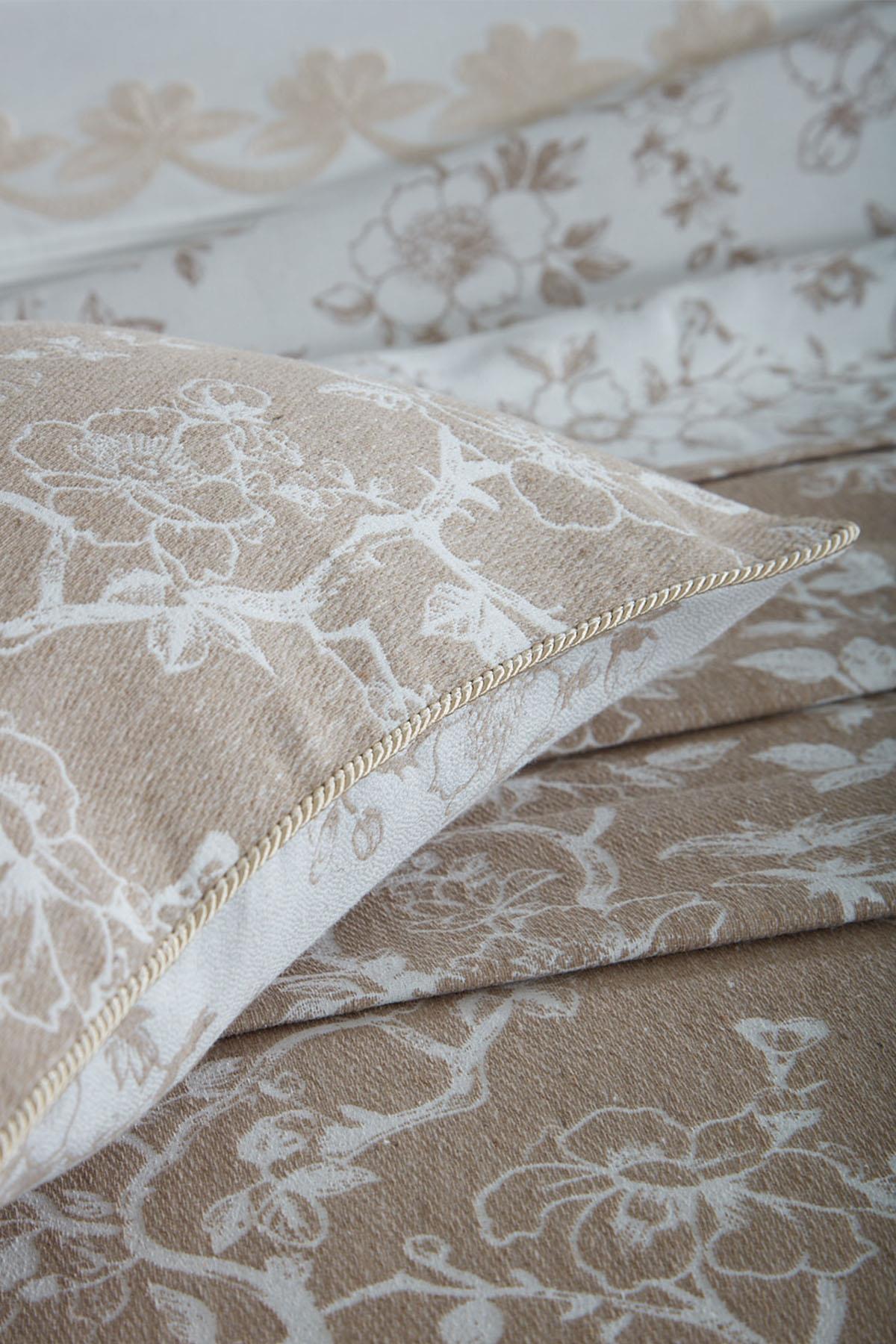 Dante Çiçek Nakışlı Çift Kişilik 10 Parça Nevresim + Pike Set