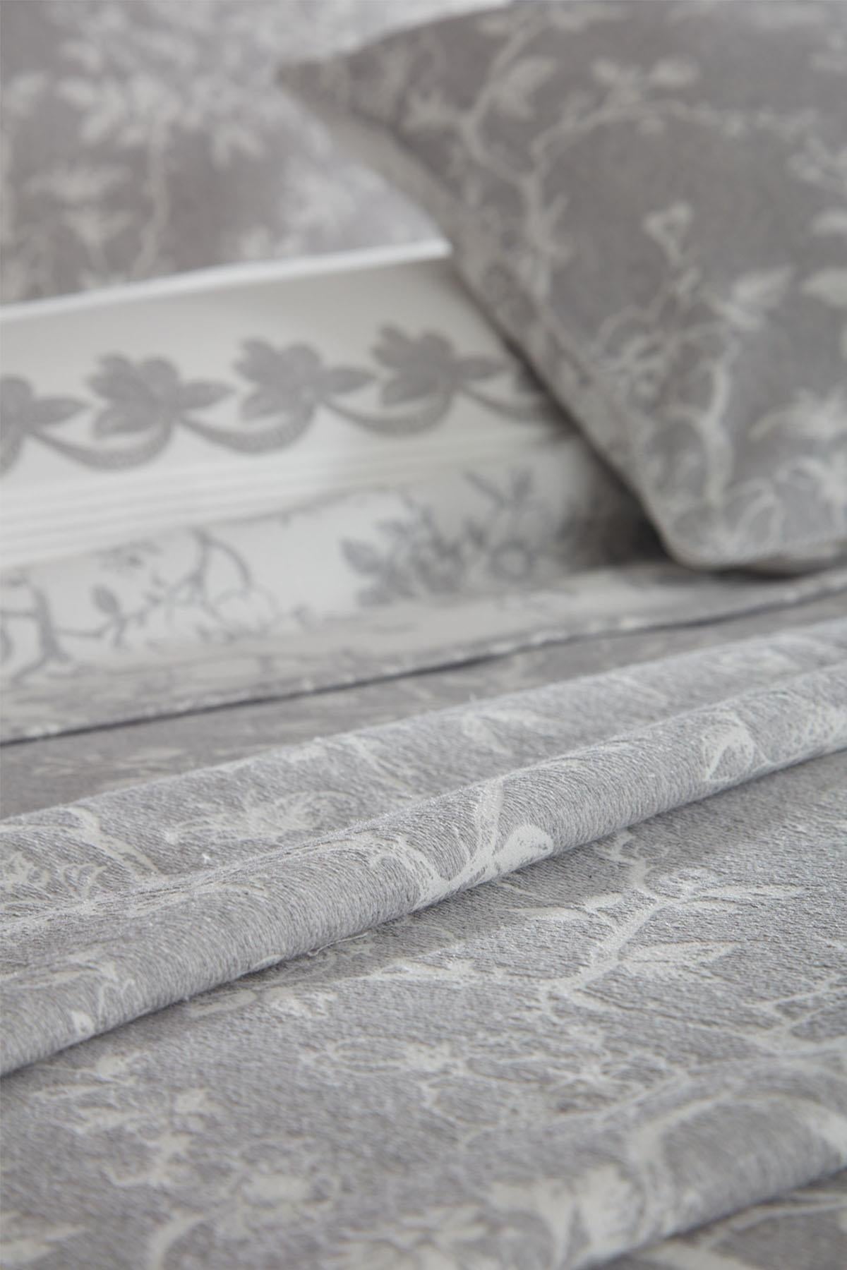 Dante Çiçek Nakışlı Çift Kişilik 10 Parça Nevresim + Pike Set