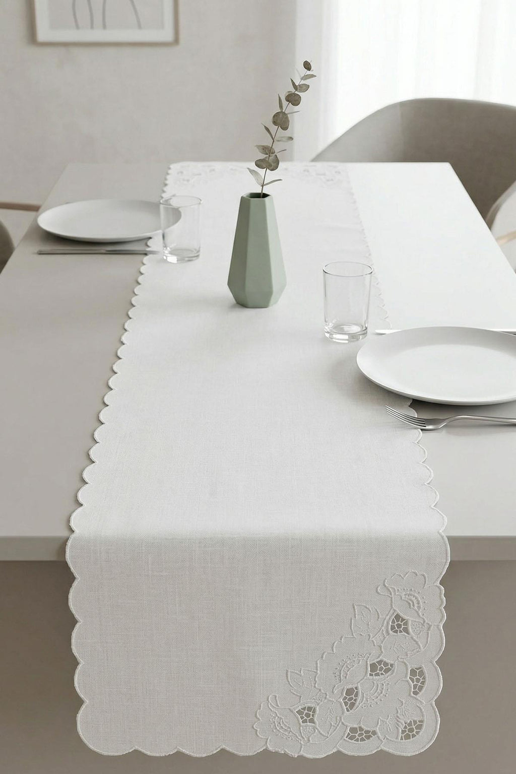 Delik İşi İşlemeli Leke Tutmaz Dertsiz Runner (40 x 130 cm)