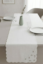 Delik İşi İşlemeli Leke Tutmaz Dertsiz Runner (40 x 130 cm)