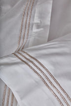 Elda Modern Çizgi Nakışlı Çift Kişilik 3 Parça Nevresim Set