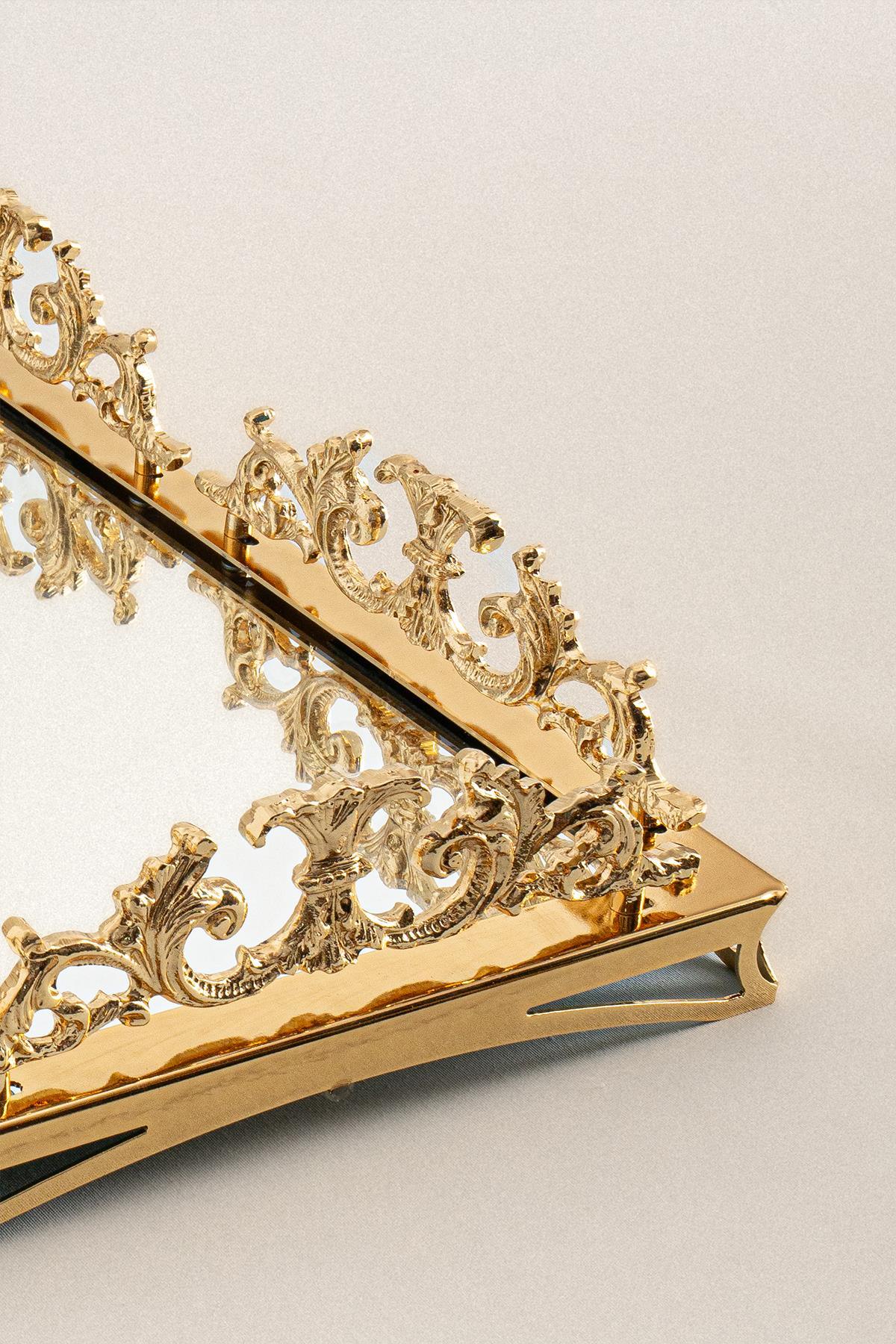 Elite Taç İşlemeli Kare Altın Büyük Tepsi (47 x 47 cm) - Nazik Home - Yuvama Değer!