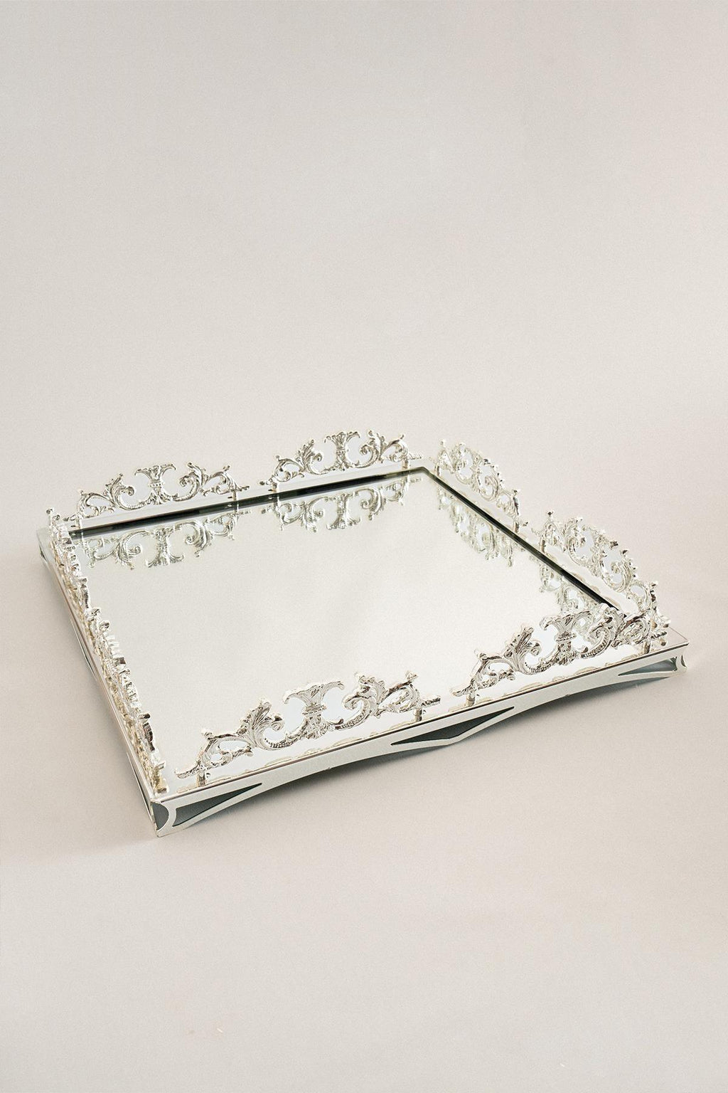 Elite Taç İşlemeli Kare Gümüş Büyük Tepsi (47 x 47 cm) - Nazik Home - Yuvama Değer!