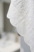 Elora Çizgi Nakışlı El Havlusu (30 x 50 cm)