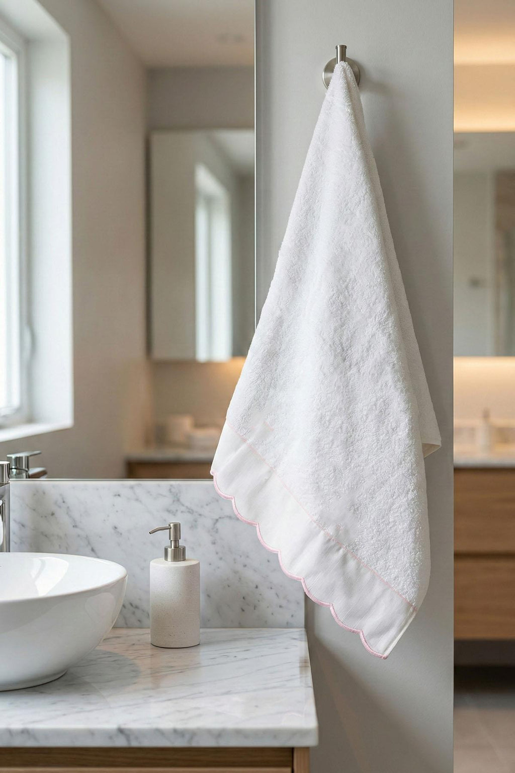 Elora Çizgi Nakışlı El Havlusu (30 x 50 cm)