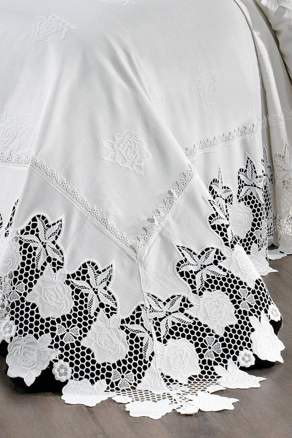 Ethnic İşlemeli Çift Kişilik 7 Parça Nevresim + Pike Set