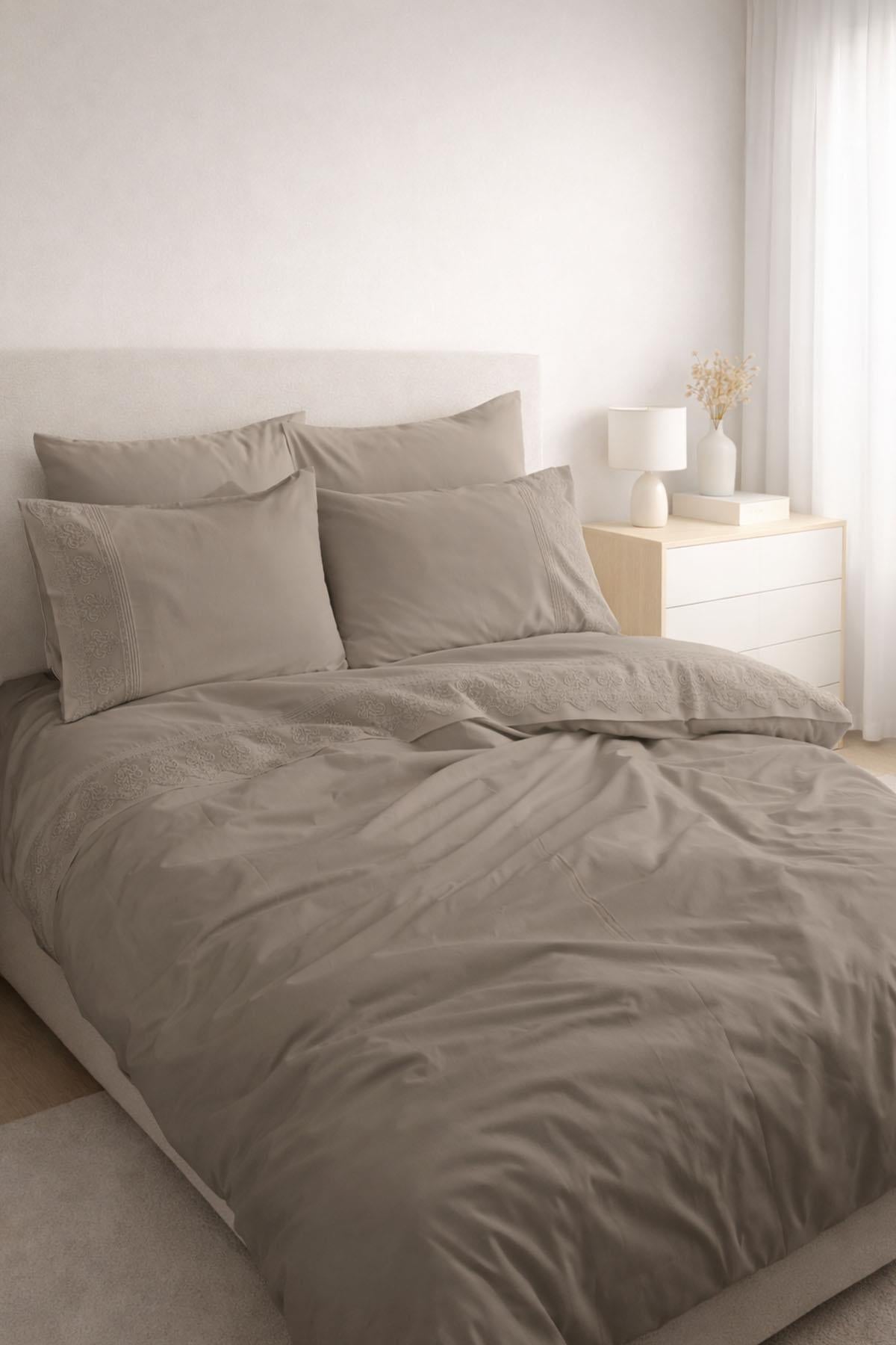 Farah İşlemeli %100 Pamuk Çift Kişilik 6 Parça Nevresim Takımı