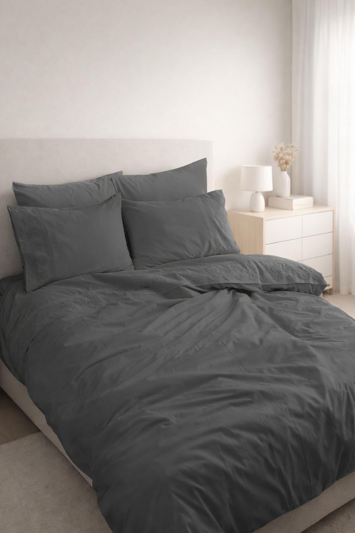 Farah İşlemeli %100 Pamuk Çift Kişilik 6 Parça Nevresim Takımı