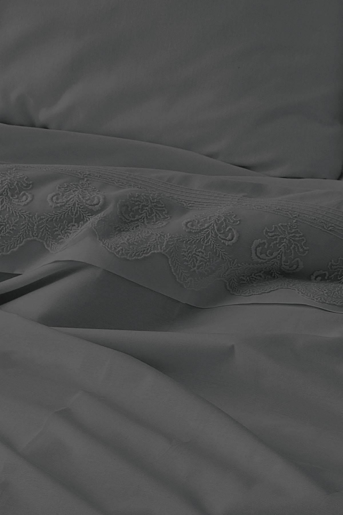 Farah İşlemeli %100 Pamuk Çift Kişilik 6 Parça Nevresim Takımı