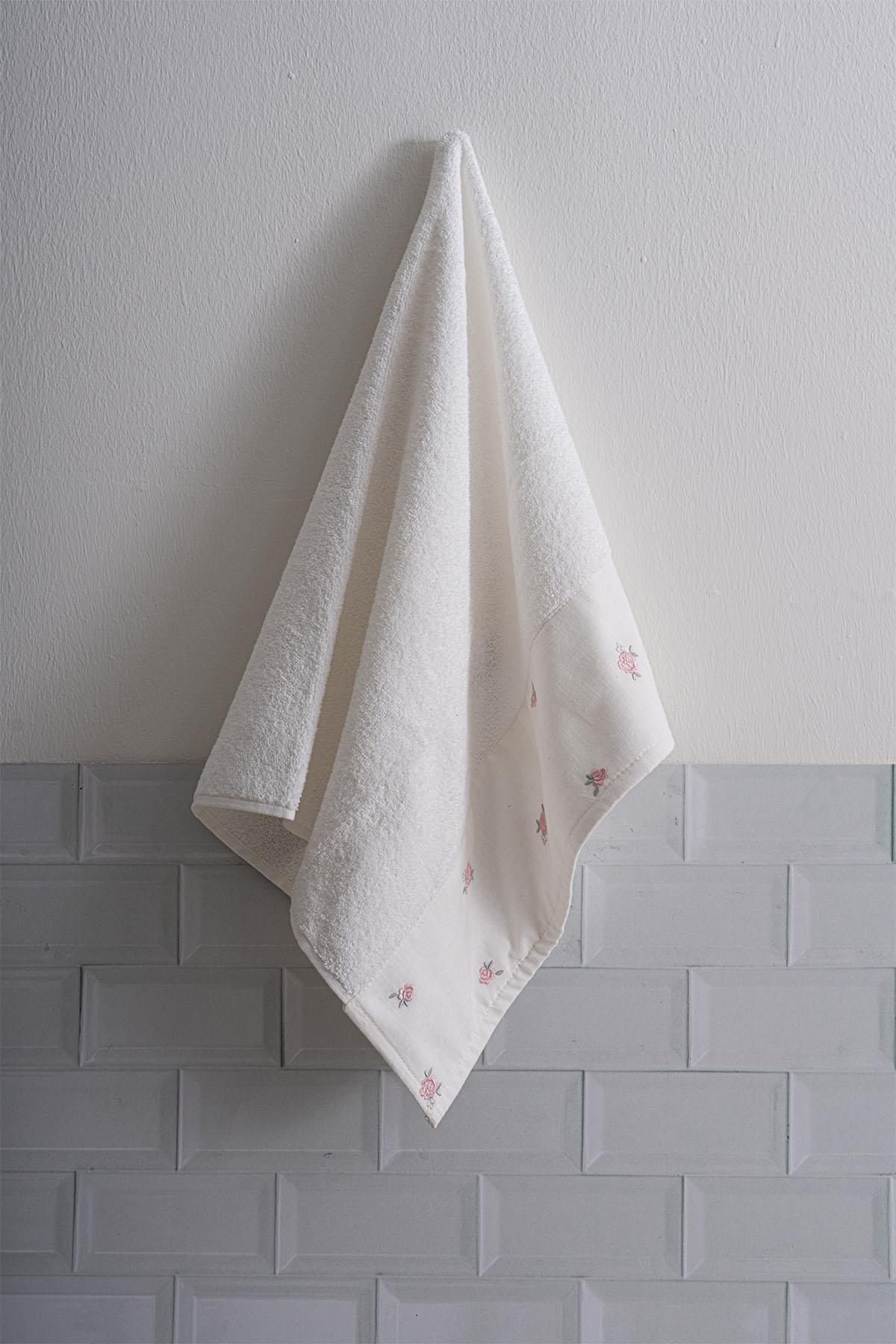 Flower Garden Gül Nakışlı El Havlusu (30 x 50 cm)