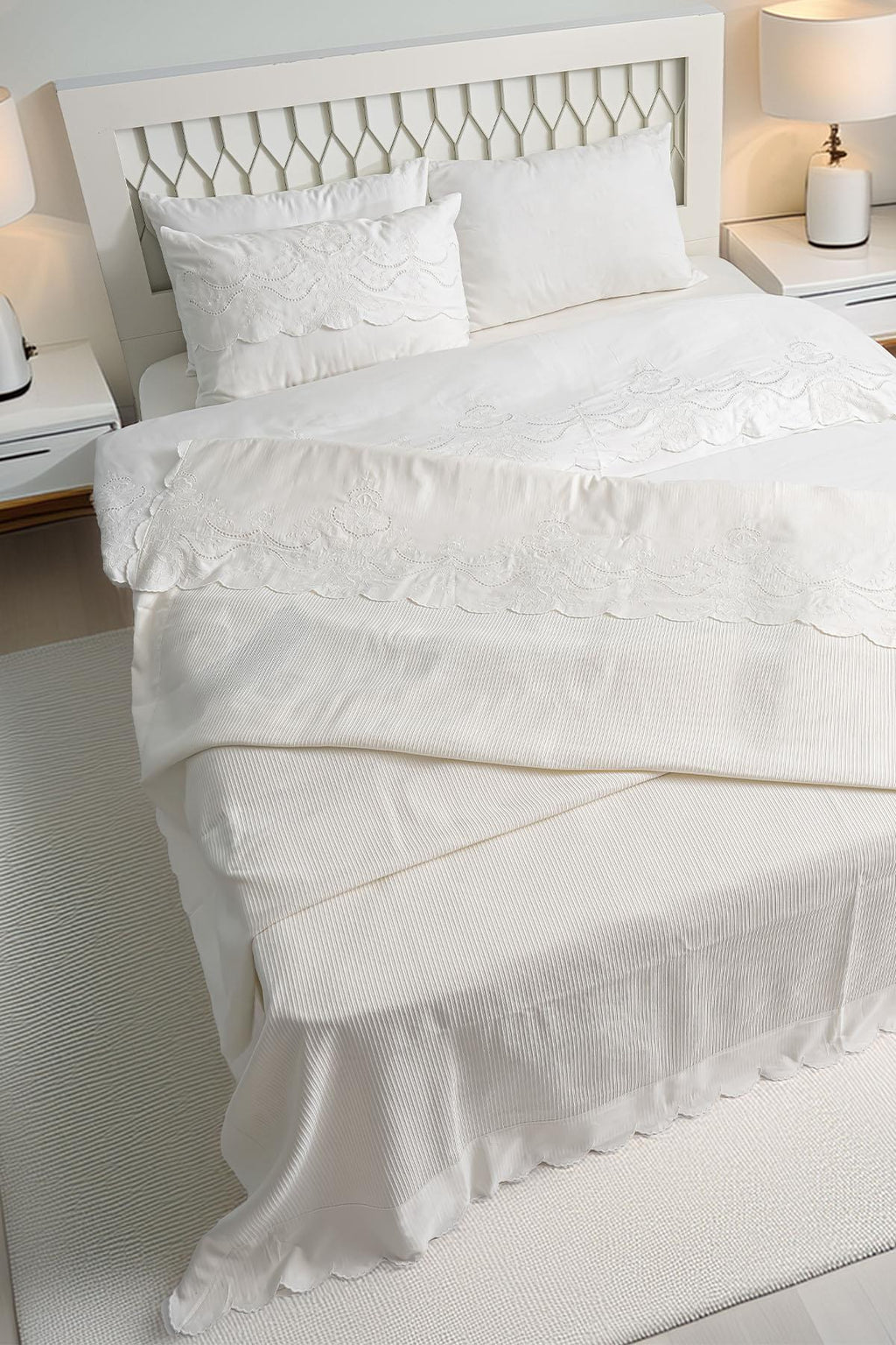 Hanzade Çiçek İşlemeli Çift Kişilik 7 Parça Nevresim + Pike Set