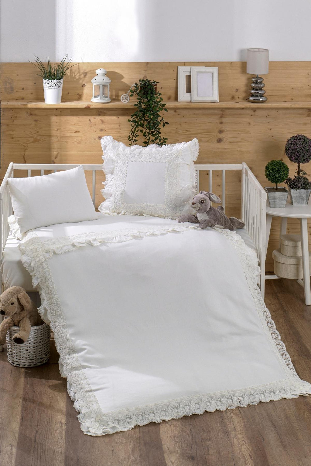 Helen Bebek Dantelli Pamuk Saten 4 Parça Nevresim Takımı