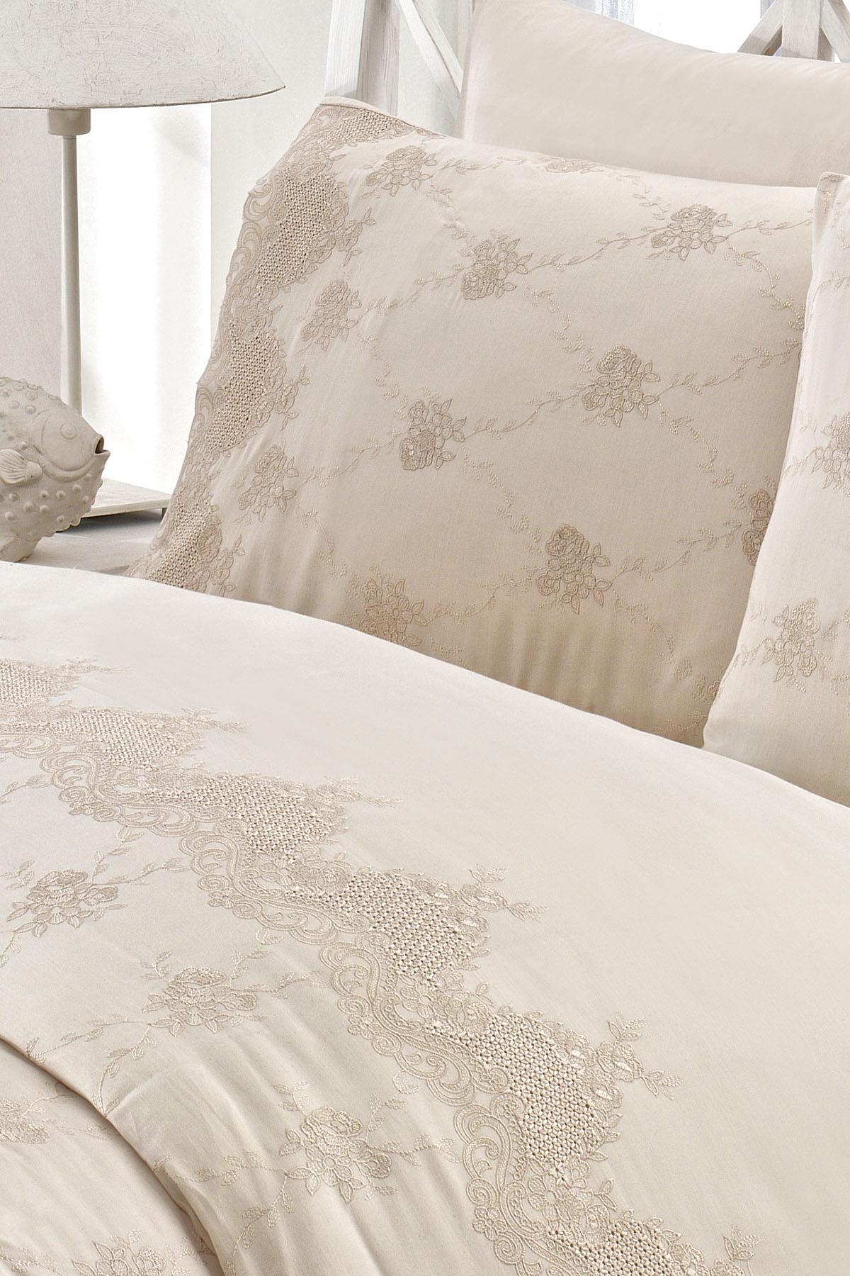 İris İşlemeli Pamuk Saten Çift Kişilik 6 Parça Nevresim Takımı