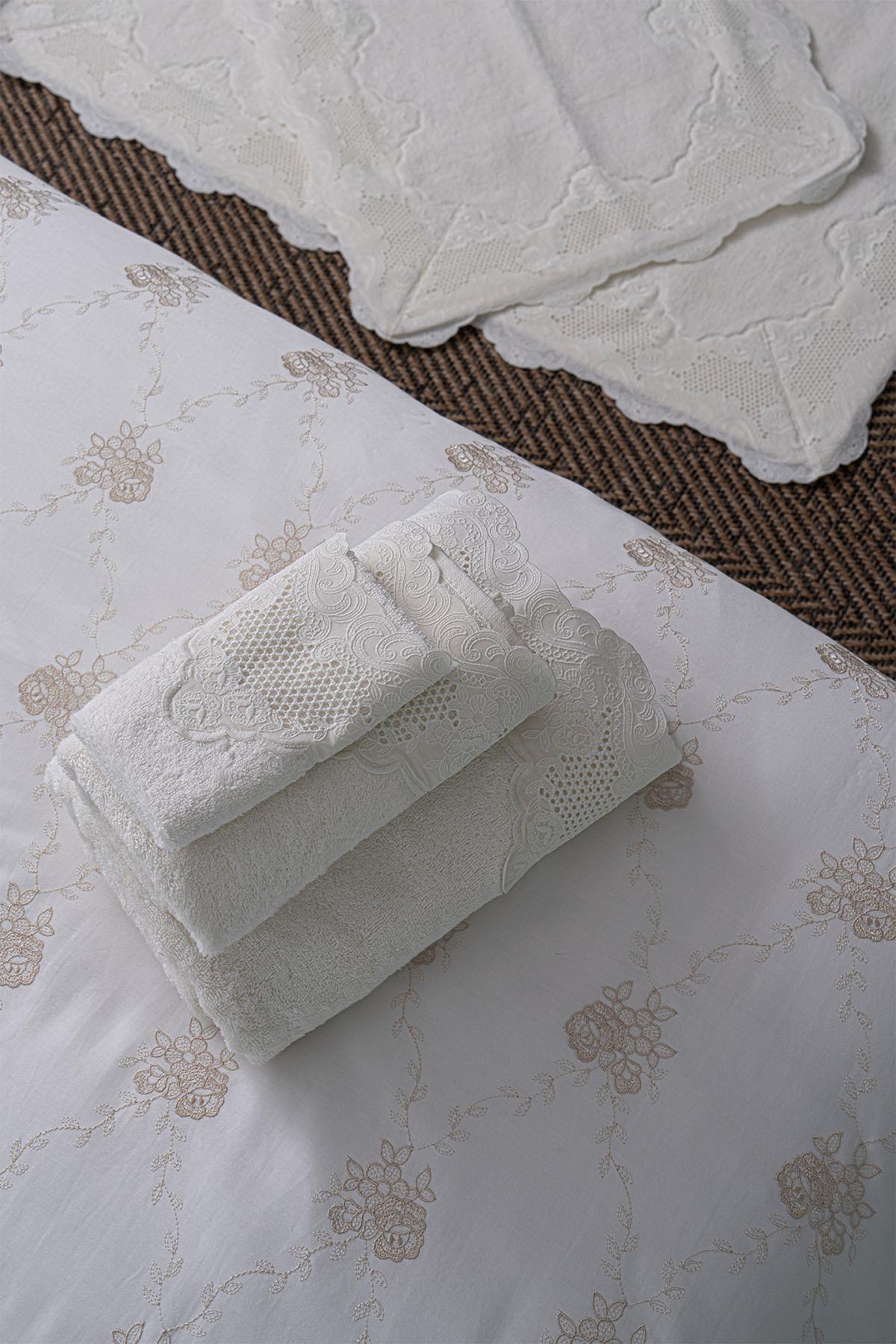 İris İşlemeli Pamuk Saten Çift Kişilik 6 Parça Nevresim Takımı