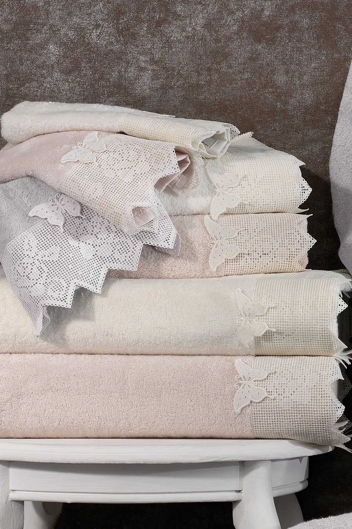 Katre 3 Boyutlu Kelebek Nakışlı Yüz Havlusu (50 x 90 cm)