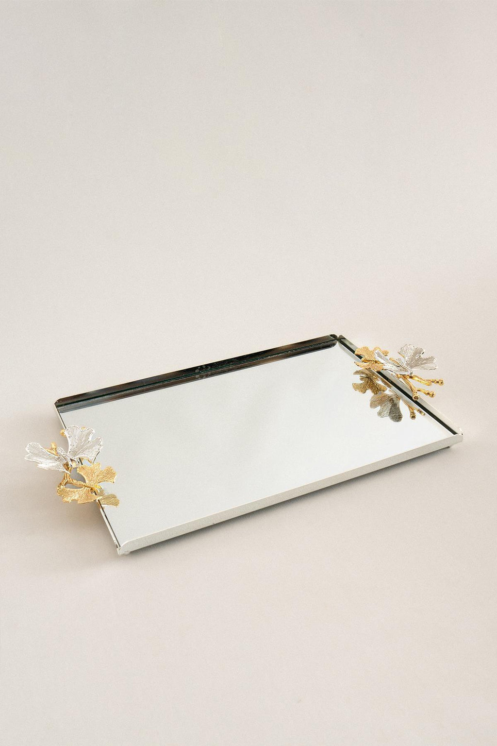 Laura Kelebek Kulplu Gümüş Büyük Tepsi (40 x 26 cm) - Nazik Home - Yuvama Değer!