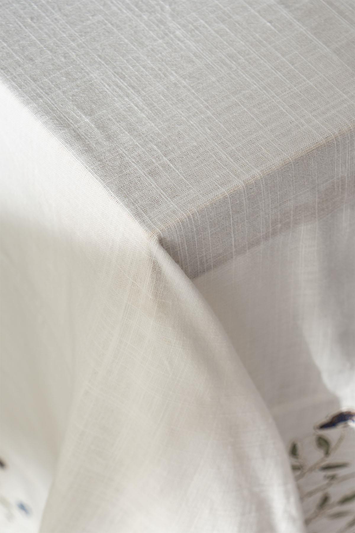 Livano Renkli Çiçek Nakışlı Leke Tutmaz Dertsiz Masa Örtüsü (160 x 260 cm)