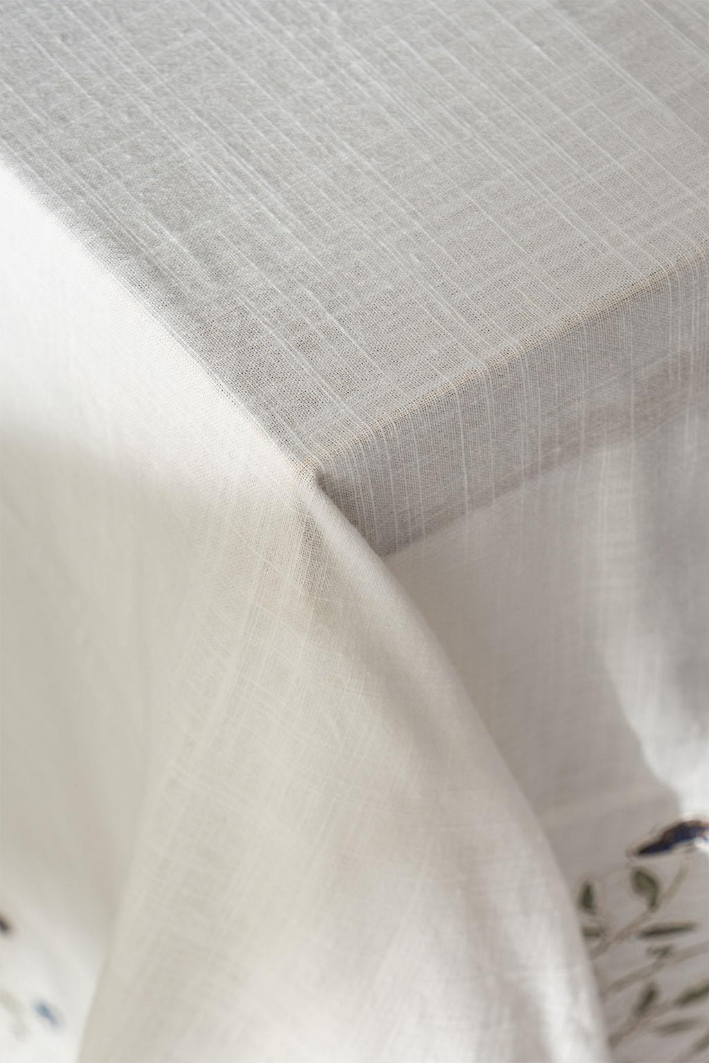 Livano Renkli Çiçek Nakışlı Leke Tutmaz Dertsiz Masa Örtüsü (160 x 260 cm)