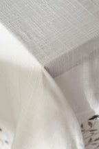 Livano Renkli Çiçek Nakışlı Leke Tutmaz Dertsiz Masa Örtüsü (160 x 260 cm)