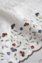 Livano Renkli Çiçek Nakışlı Banyo Havlusu (90 x 150 cm)