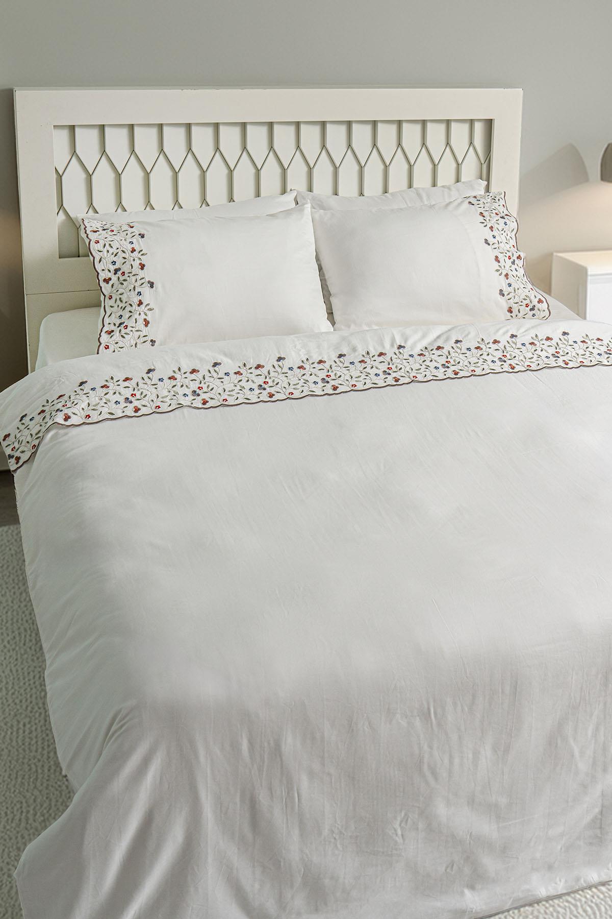 Livano Renkli Çiçek Nakışlı %100 Pamuk Çift Kişilik 6 Parça Nevresim Takımı