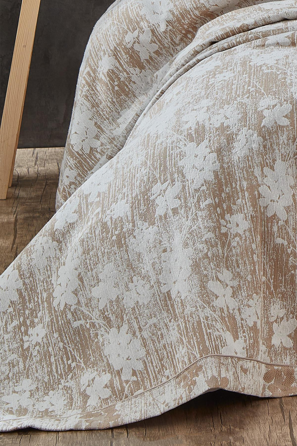 Lotus Çiçek Desenli Jakarlı Çift Kişilik Yatak Örtüsü - Nazik Home - Yuvama Değer!