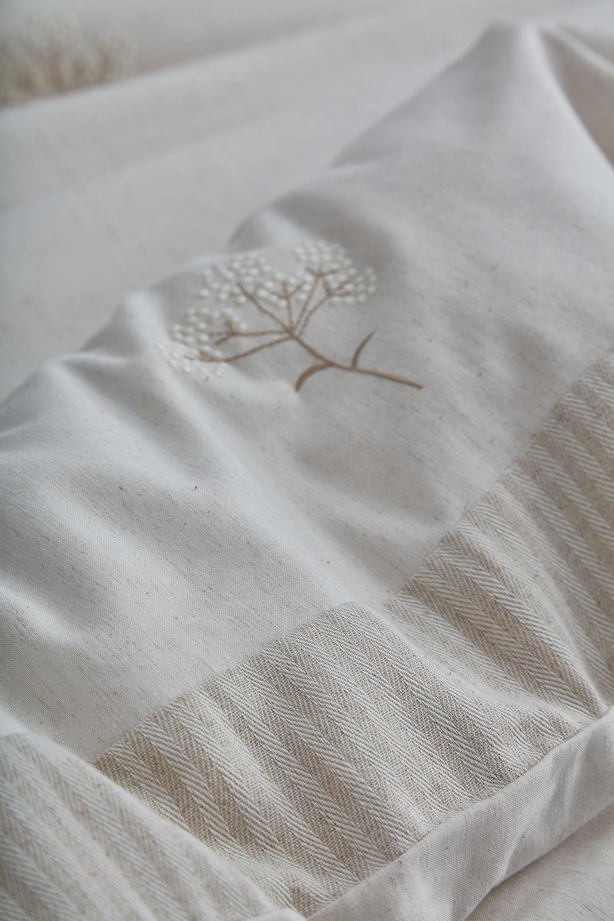 Loya Çiçek Nakışlıi Pamuk Saten Super King Size 6 Parça Nevresim Takımı