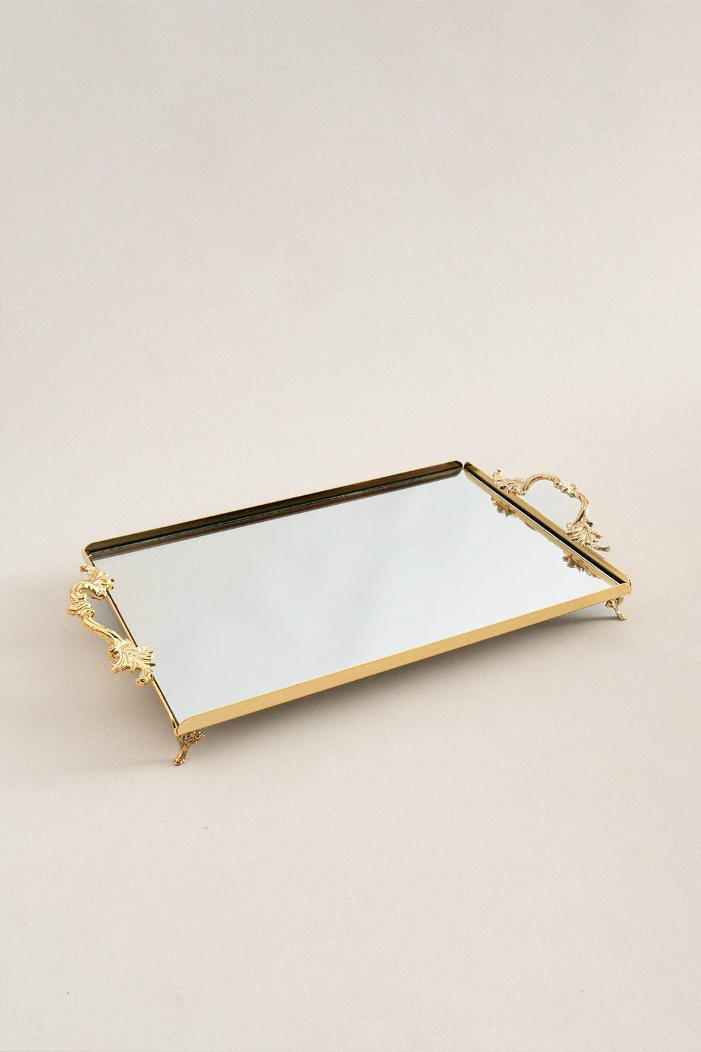 Mabel Zarif Kulplu Altın Büyük Tepsi (40 x 26 cm) - Nazik Home - Yuvama Değer!