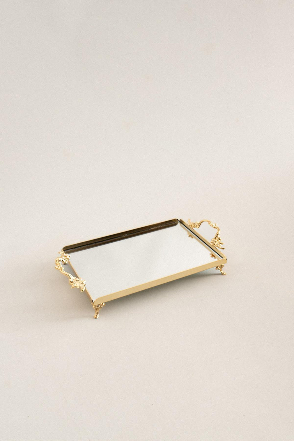 Mabel Zarif Kulplu Altın Küçük Tepsi (26 x 18 cm) - Nazik Home - Yuvama Değer!