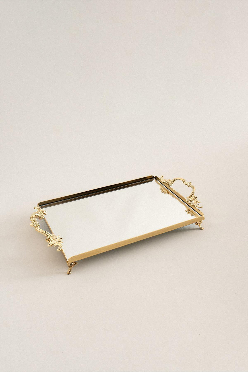 Mabel Zarif Kulplu Altın Orta Tepsi (32 x 22 cm) - Nazik Home - Yuvama Değer!