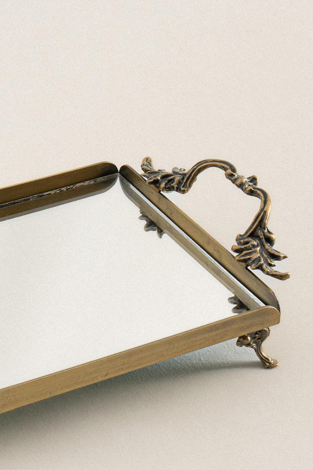 Mabel Zarif Kulplu Eskitme Mini Tepsi (25 x 15 cm) - Nazik Home - Yuvama Değer!