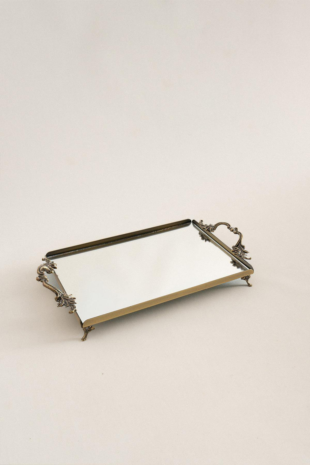 Mabel Zarif Kulplu Eskitme Orta Tepsi (32 x 22 cm) - Nazik Home - Yuvama Değer!