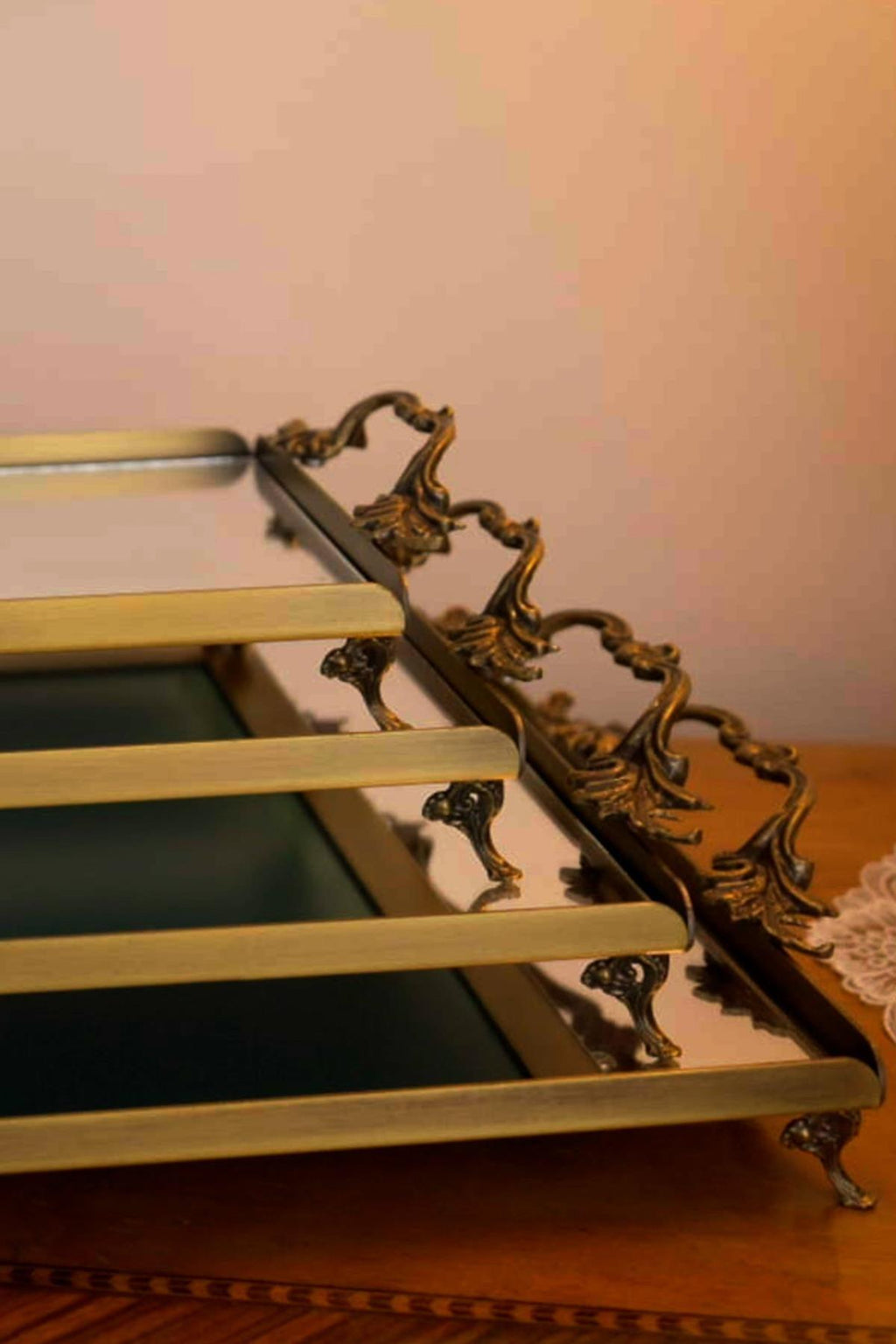 Mabel Zarif Kulplu Eskitme Orta Tepsi (32 x 22 cm) - Nazik Home - Yuvama Değer!