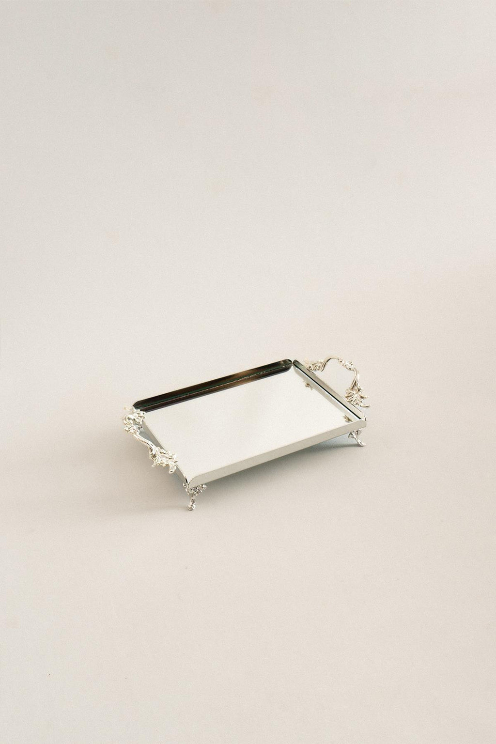 Mabel Zarif Kulplu Gümüş Mini Tepsi (25 x 15 cm) - Nazik Home - Yuvama Değer!