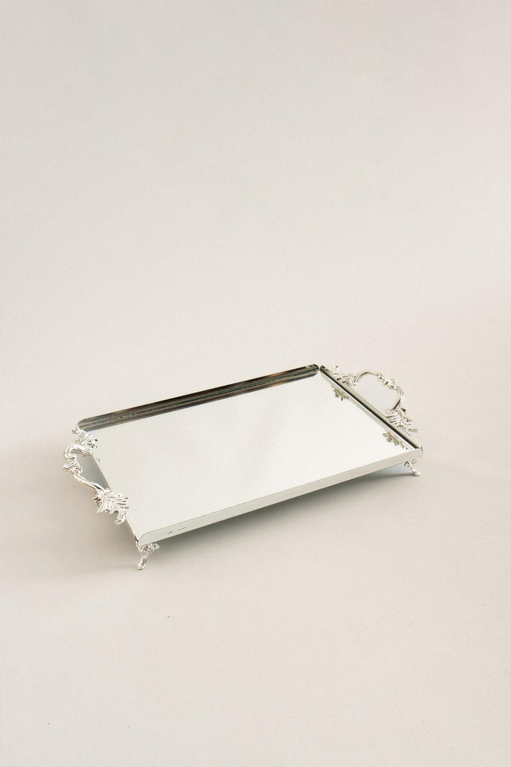 Mabel Zarif Kulplu Gümüş Orta Tepsi (32 x 22 cm) - Nazik Home - Yuvama Değer!