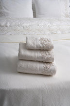 Madeira 3 Boyutlu Örgü Çiçek İşlemeli Çift Kişilik 7 Parça Nevresim + Pike Set