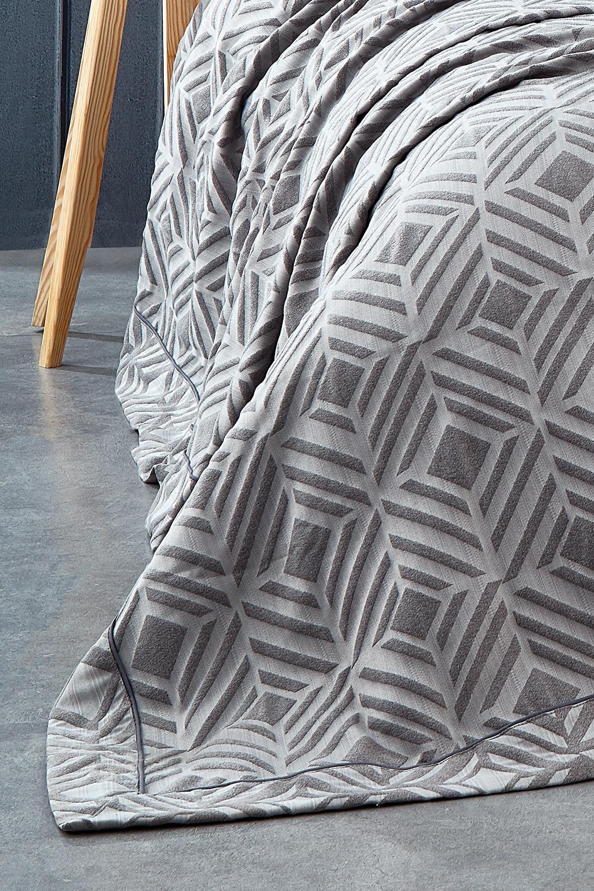 Malta Geometrik Desenli Jakarlı Çift Kişilik Yatak Örtüsü - Nazik Home - Yuvama Değer!