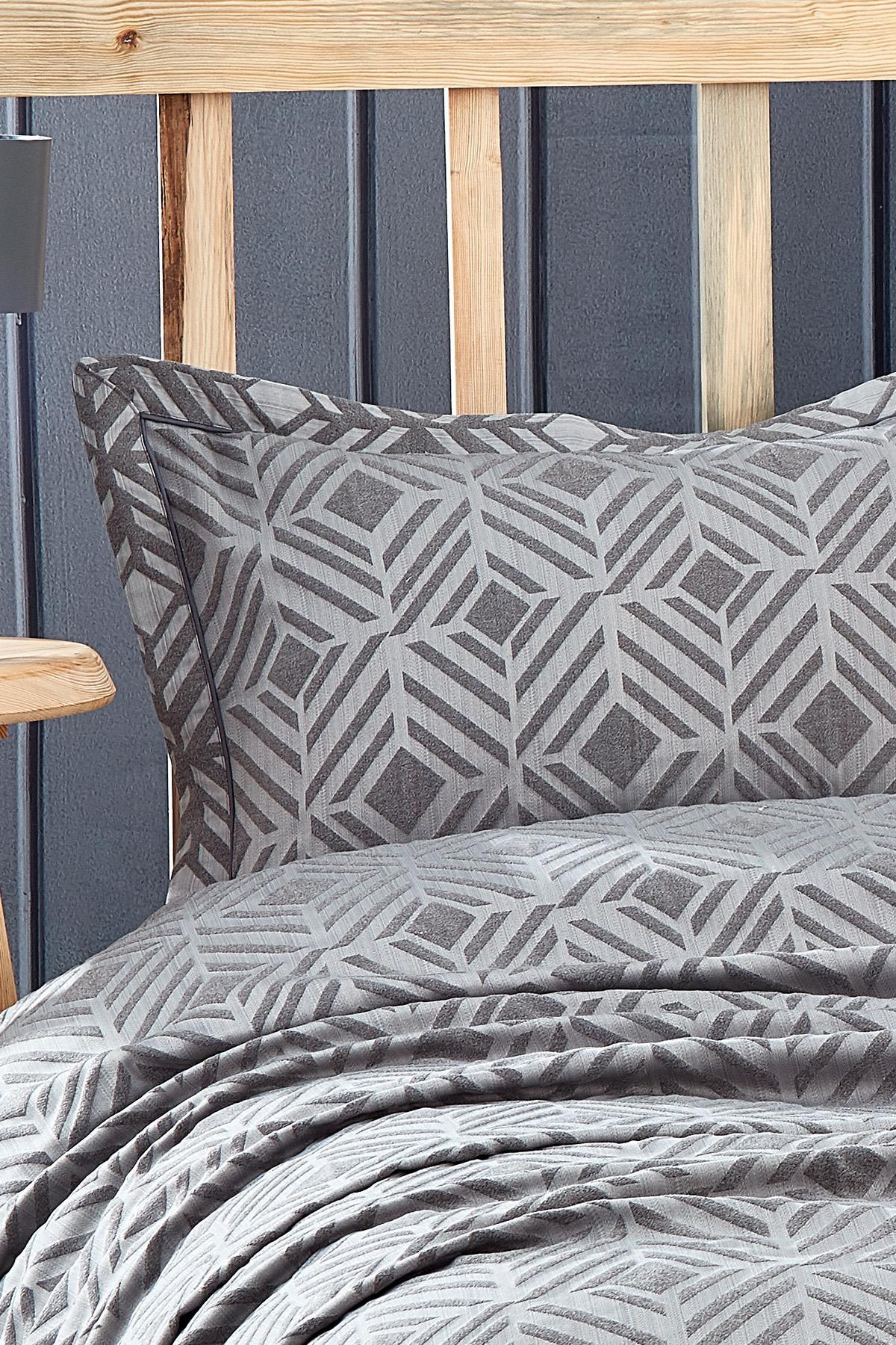 Malta Geometrik Desenli Jakarlı Çift Kişilik Yatak Örtüsü - Nazik Home - Yuvama Değer!