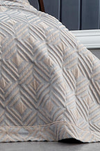 Malta Geometrik Desenli Jakarlı Çift Kişilik Yatak Örtüsü - Nazik Home - Yuvama Değer!