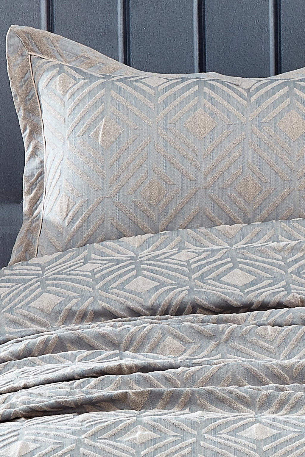 Malta Geometrik Desenli Jakarlı Çift Kişilik Yatak Örtüsü - Nazik Home - Yuvama Değer!